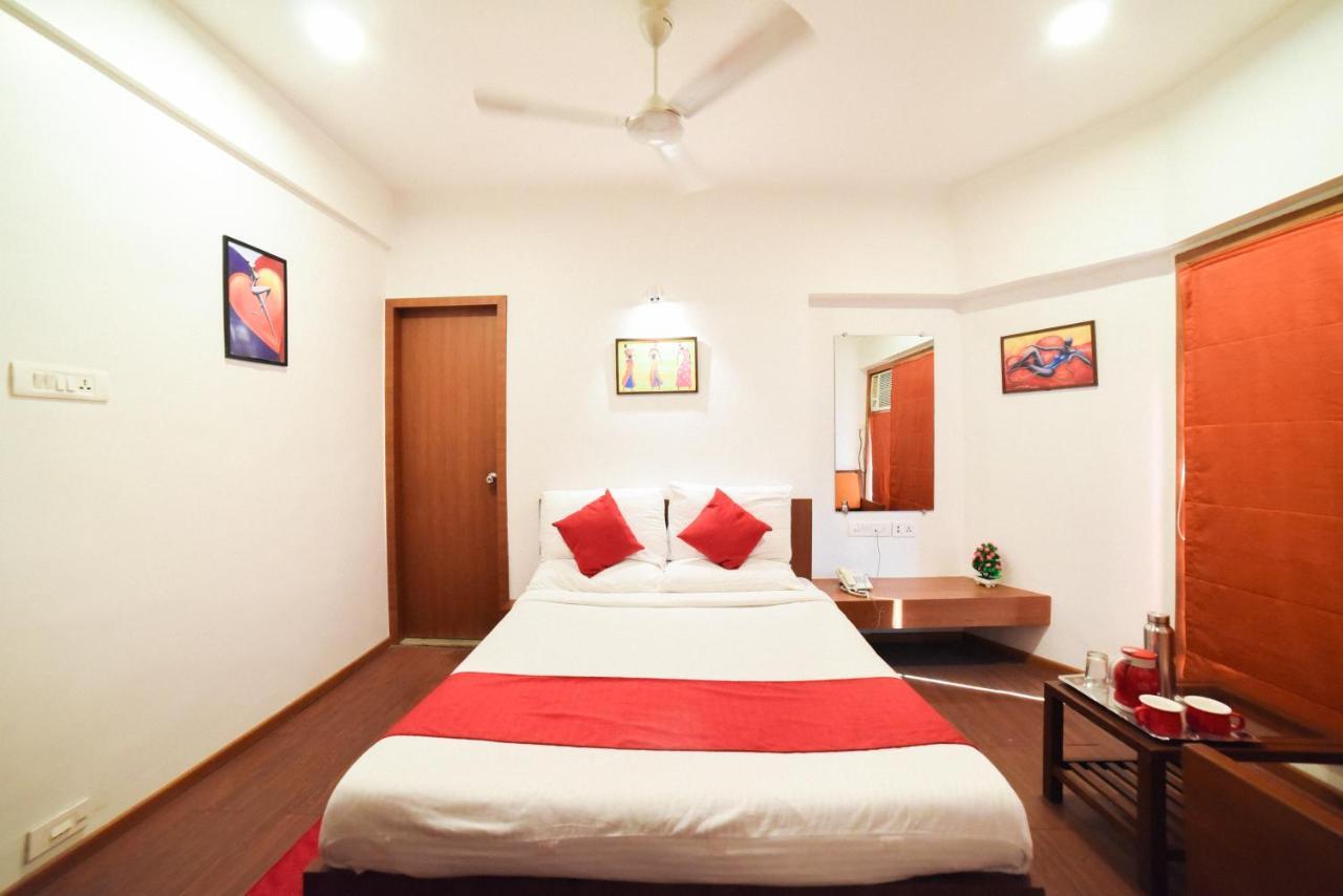 Hotel Aircraft International Bombay Extérieur photo