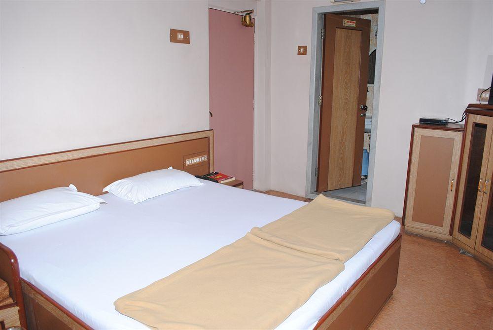 Hotel Aircraft International Bombay Extérieur photo