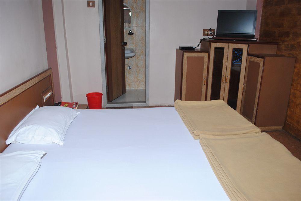 Hotel Aircraft International Bombay Extérieur photo